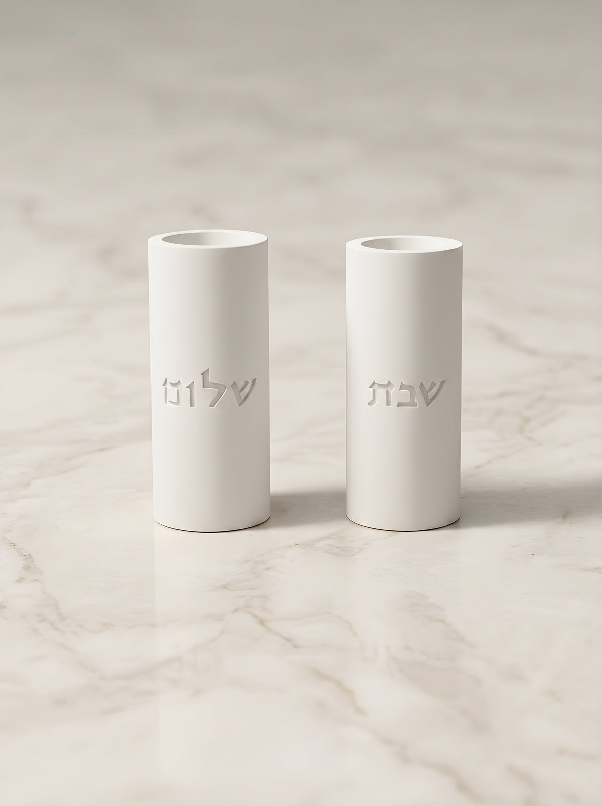 פמוטים גבוהים לשבת מבטון