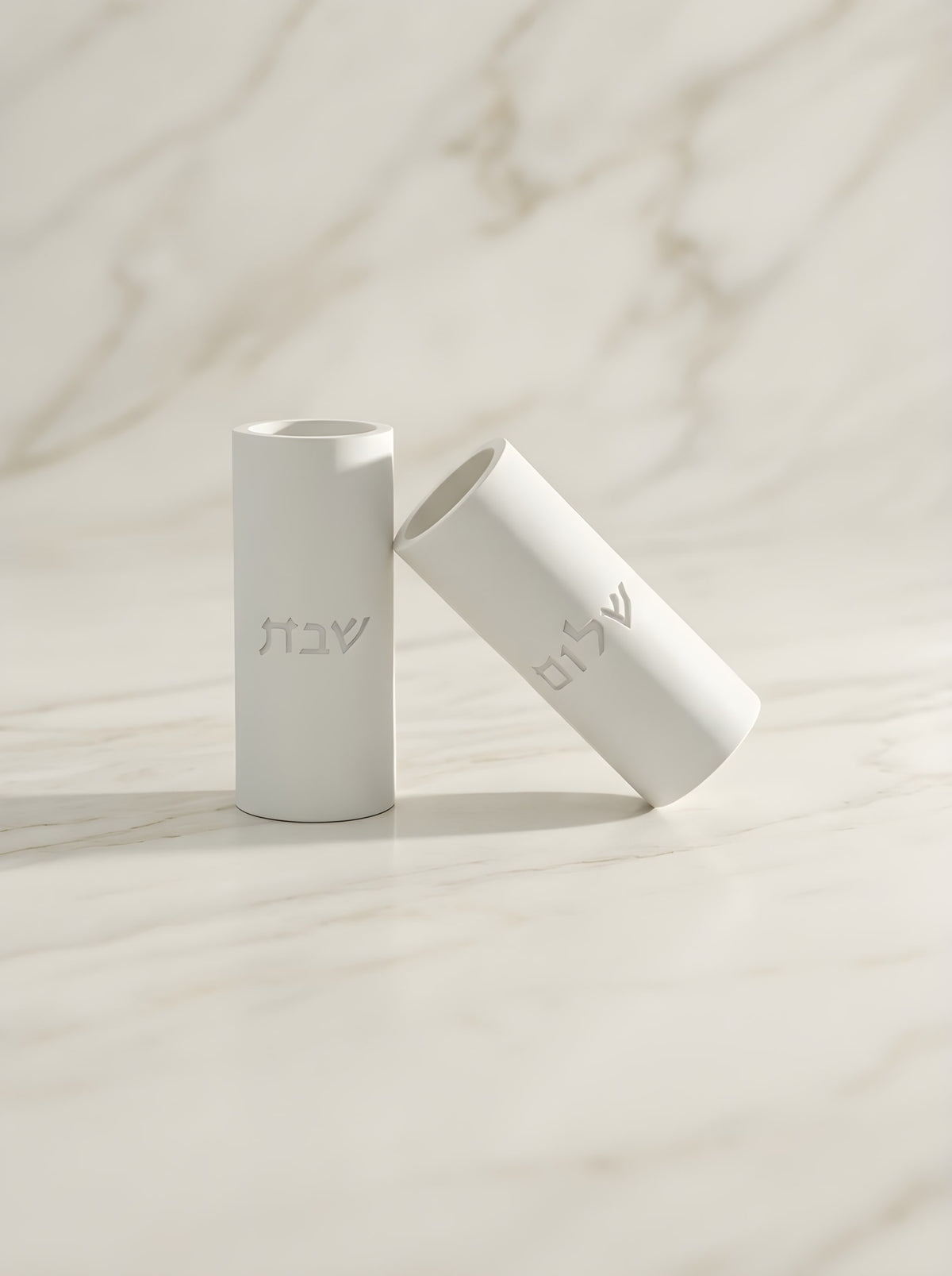 פמוטים גבוהים לשבת מבטון